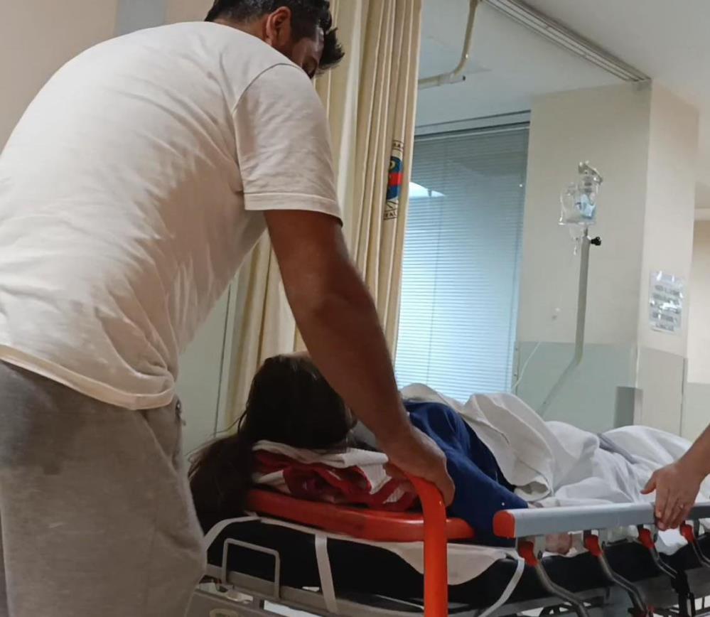 Bursa'nın İnegöl ilçesinde 3'üncü katın balkonundan düşen çocuk ağır yaralandı.