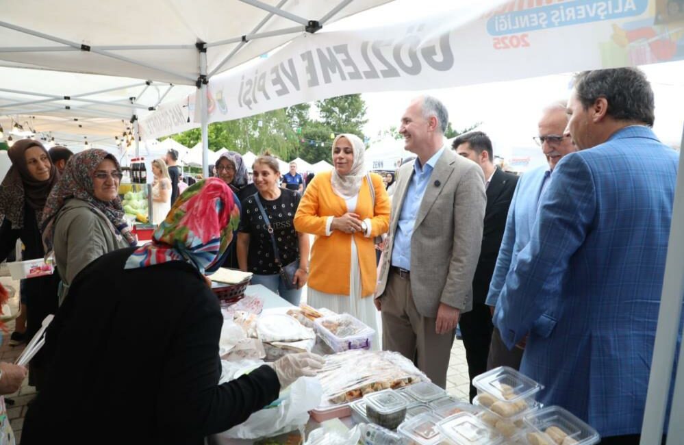 Bursa'da İnegöl Belediyesi'nin Terziler Odası iş birliğinde bu yıl 4'üncüsünü