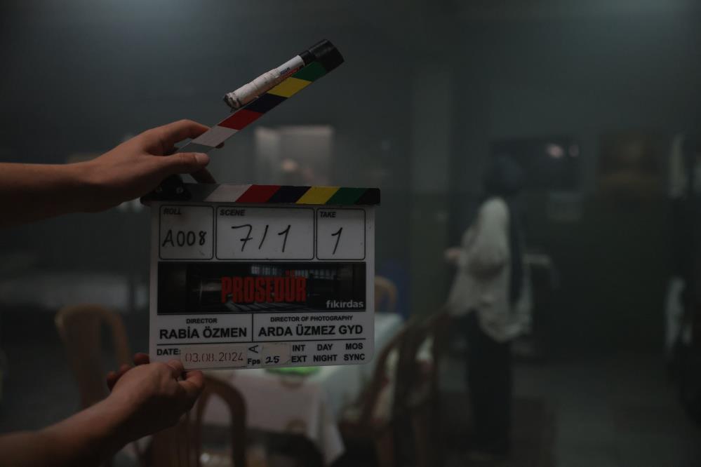 Genç yönetmen Rabia Özmen'in Esenler Film Festivali'nde ödüle layık görülen