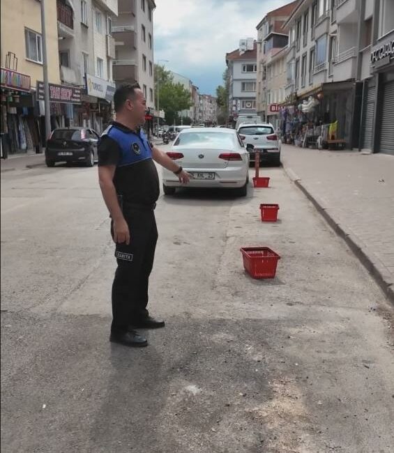 Bursa'nın İnegöl Belediyesi, ilçe genelinde yaya ve araç trafiğini olumsuz