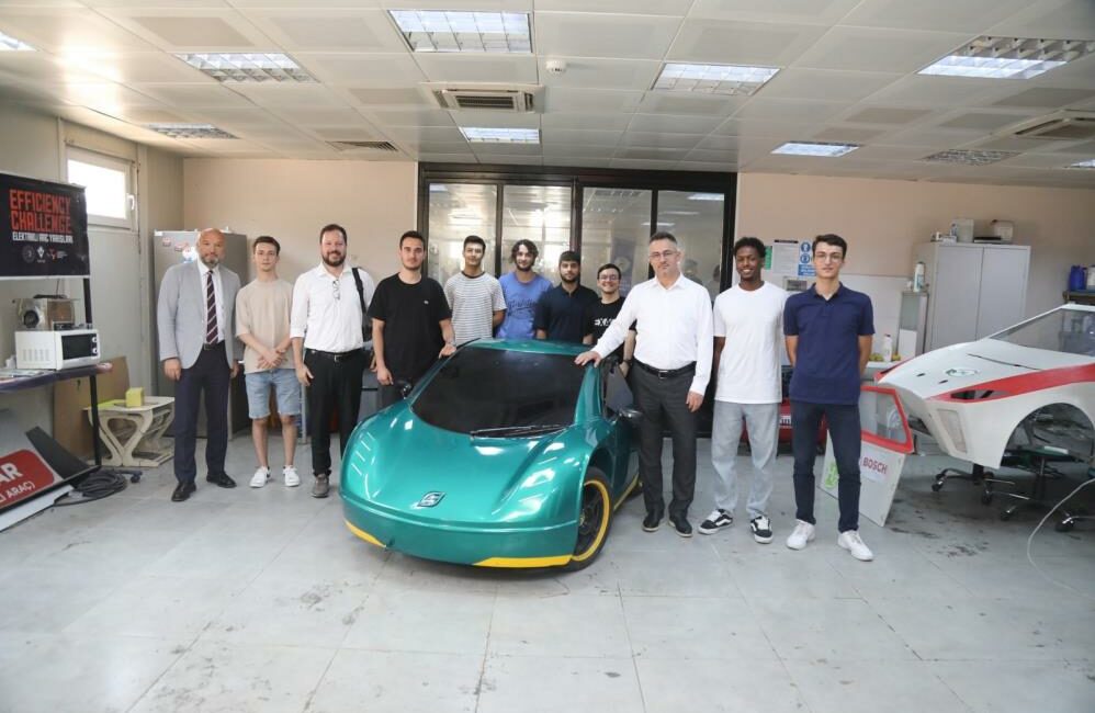 BTÜ öğrencileri, TEKNOFEST Uluslararası Efficiency Challenge Elektrikli Araç Yarışları’na hazırlanıyor.