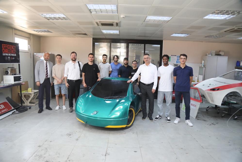 BTÜ öğrencileri, TEKNOFEST Uluslararası Efficiency Challenge Elektrikli Araç Yarışları’na hazırlanıyor.
