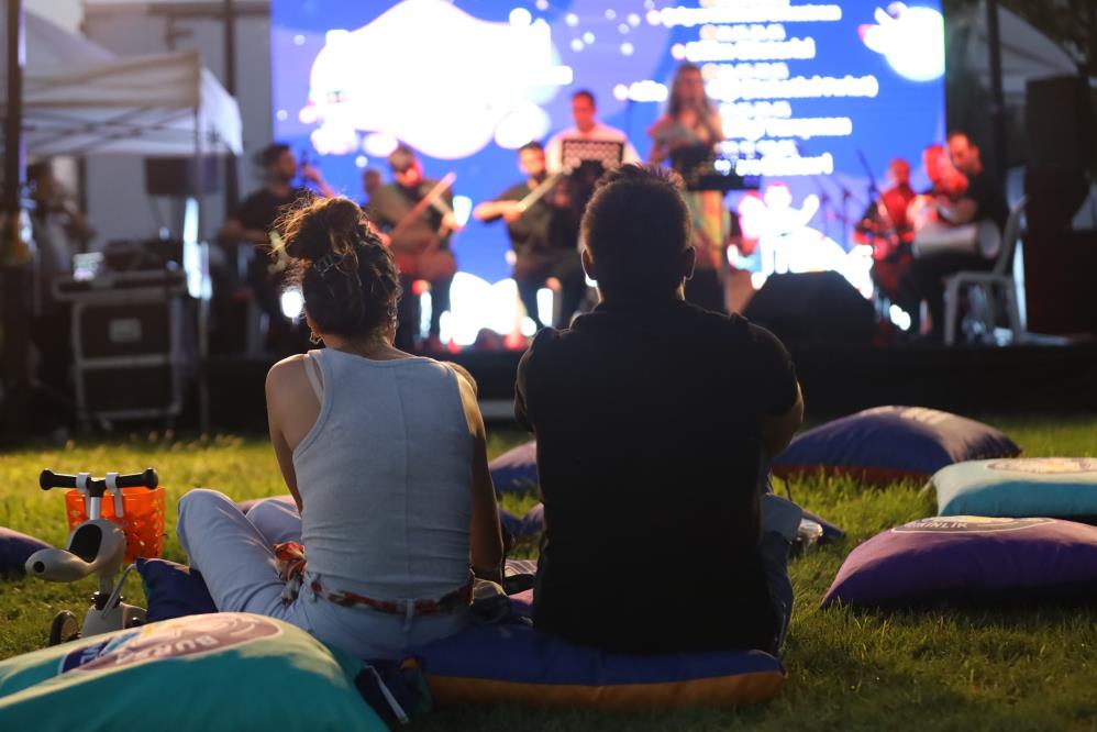 Bursa Büyükşehir Belediyesi'nin düzenlediği ‘MobilFest 2025', Karacabey ilçesinde vatandaşları eğlence