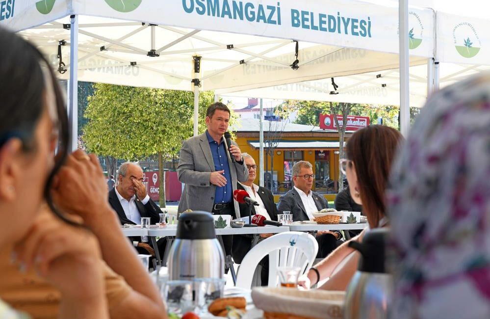 Bursa'da Soğukkuyu Mahallesi’nde uygulanacak kentsel dönüşüm için vatandaşları bilgilendiren Osmangazi