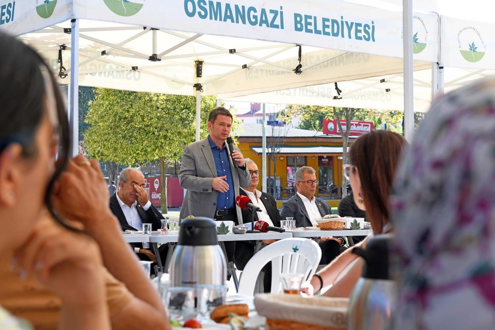 Bursa'da Soğukkuyu Mahallesi’nde uygulanacak kentsel dönüşüm için vatandaşları bilgilendiren Osmangazi