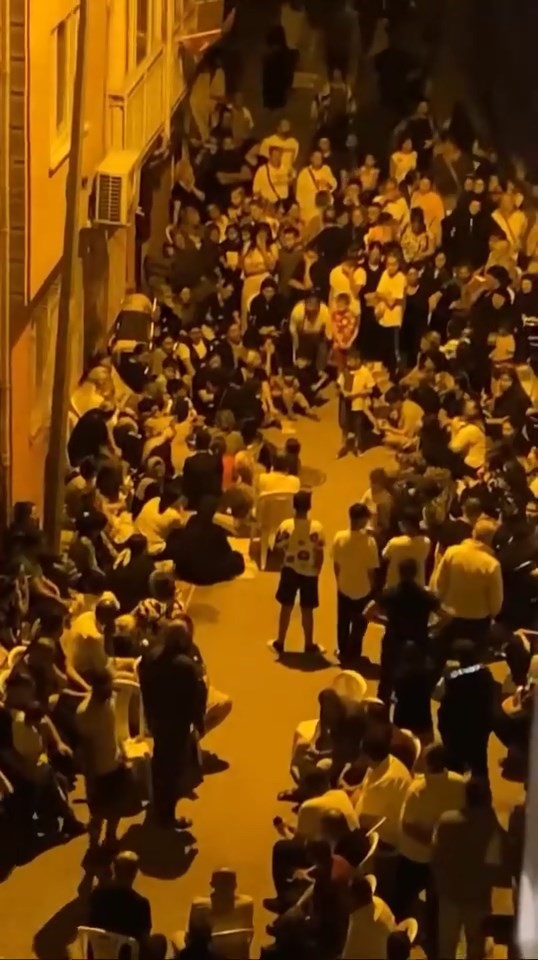 Bursa'nın Yıldırım ilçesinde bir kadın, eski eşi tarafından bıçaklanarak öldürüldü.