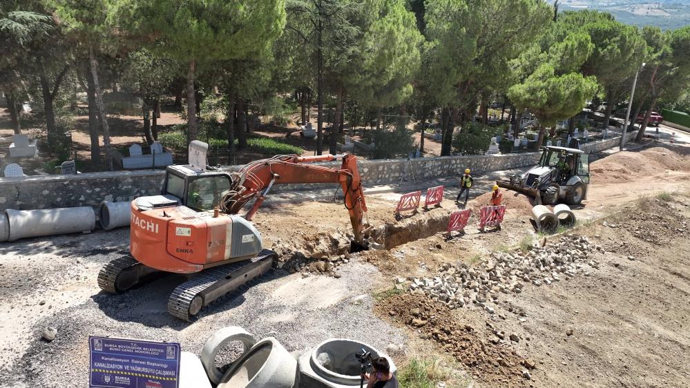 Bursa Büyükşehir Belediyesi, Gemlik ilçesinde yürütülen kanalizasyon ve yağmur suyu