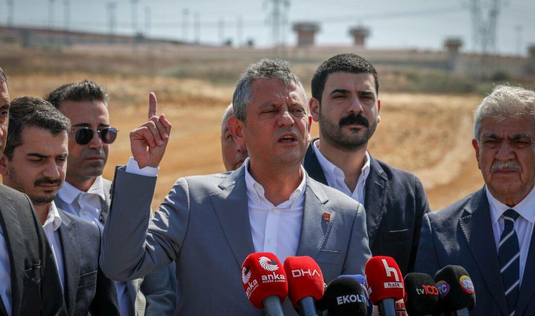 CHP Genel Başkanı Özgür Özel, Aydın Büyükşehir Belediye Başkanı Özlem