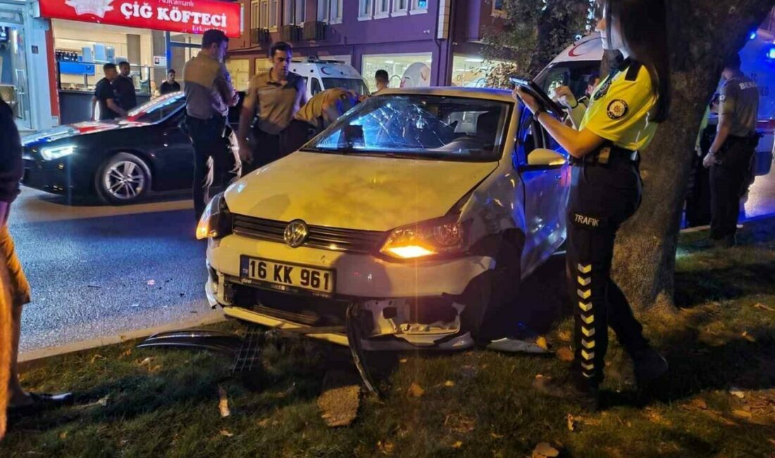 Bursa’nın İnegöl ilçesinde meydana gelen kazada kontrolden çıkan otomobil kamyonete
