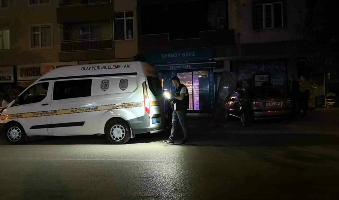 Bursa’nın İnegöl ilçesinde faaliyet gösteren bir tekel bayiine araçtan silahlı
