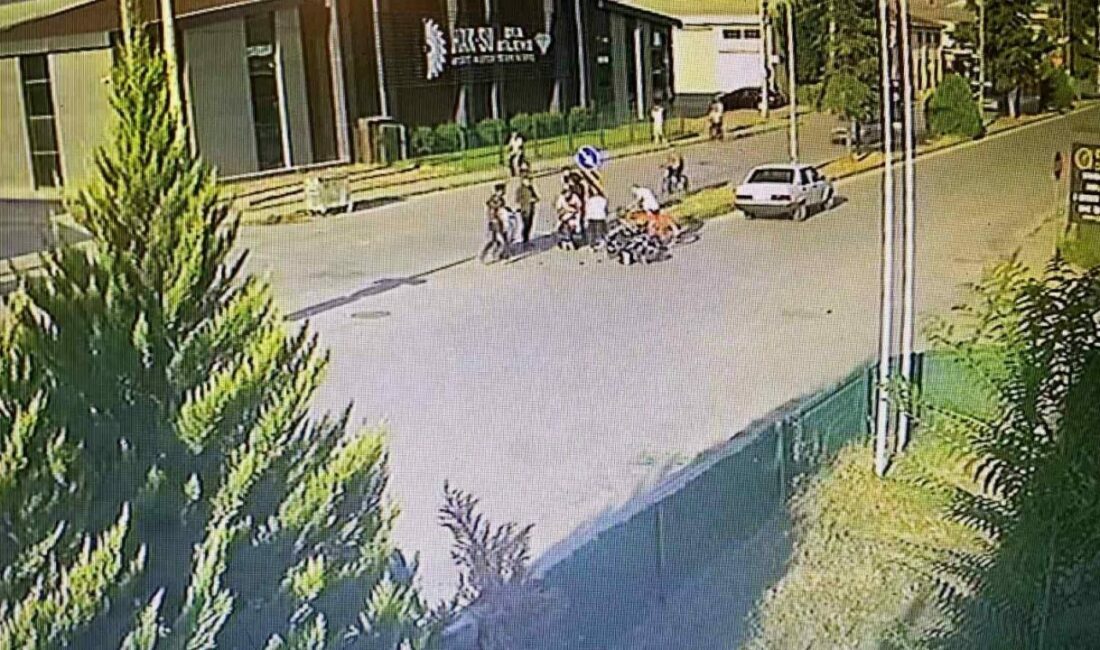 Bursa’nın İnegöl ilçesinde meydana gelen kazada kamyonet ile çarpışan motosikletin