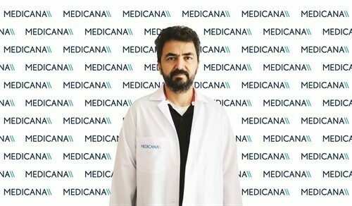Birçok insan için kepçe kulak, yalnızca fiziksel bir özellik değil,