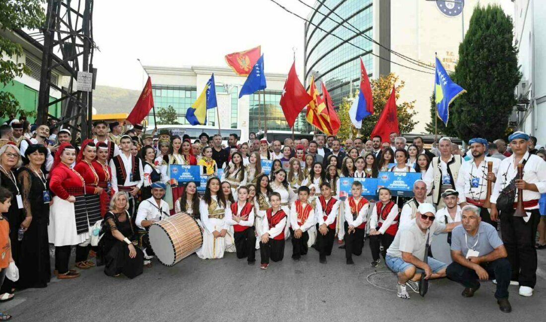 Balkan kültürünü Bursa sokaklarına taşıyan Uluslararası NAKEM Osmangazi Belediyesi Balkan
