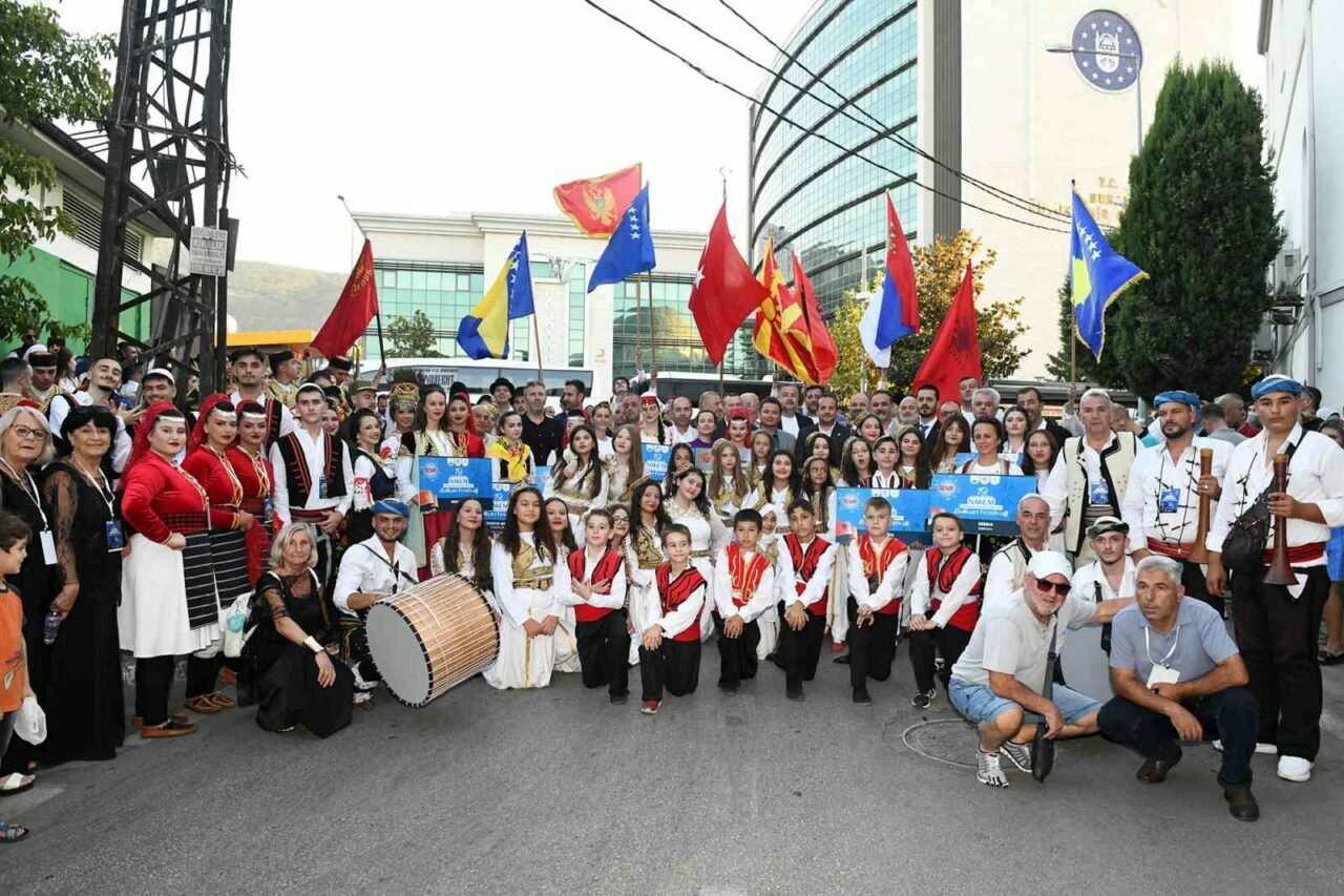 Balkan kültürünü Bursa sokaklarına taşıyan Uluslararası NAKEM Osmangazi Belediyesi Balkan
