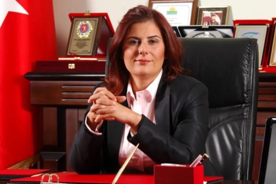 Aydın Büyükşehir Belediye Başkanı Özlem Çerçioğlu'nun CHP'den istifa edip, AK