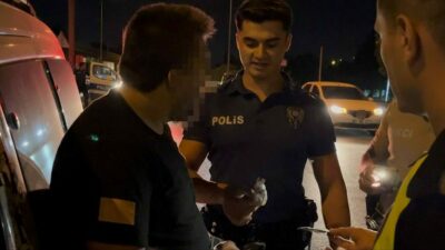 Bursa’da bir sürücü, trafik ekiplerinin uygulamasını görünce kaçmaya çalıştı. Kaçamayacağını
