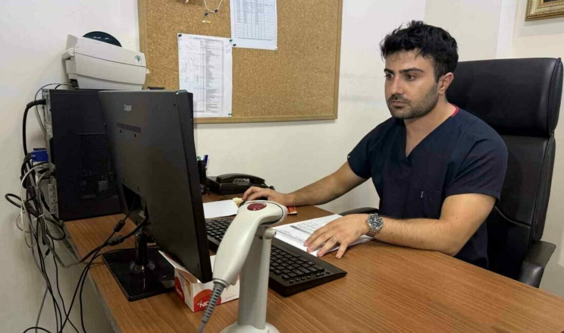 Diş eti problemlerinin hafife alınmaması gerektiğine dikkat çeken uzmanlar uyarıyor.