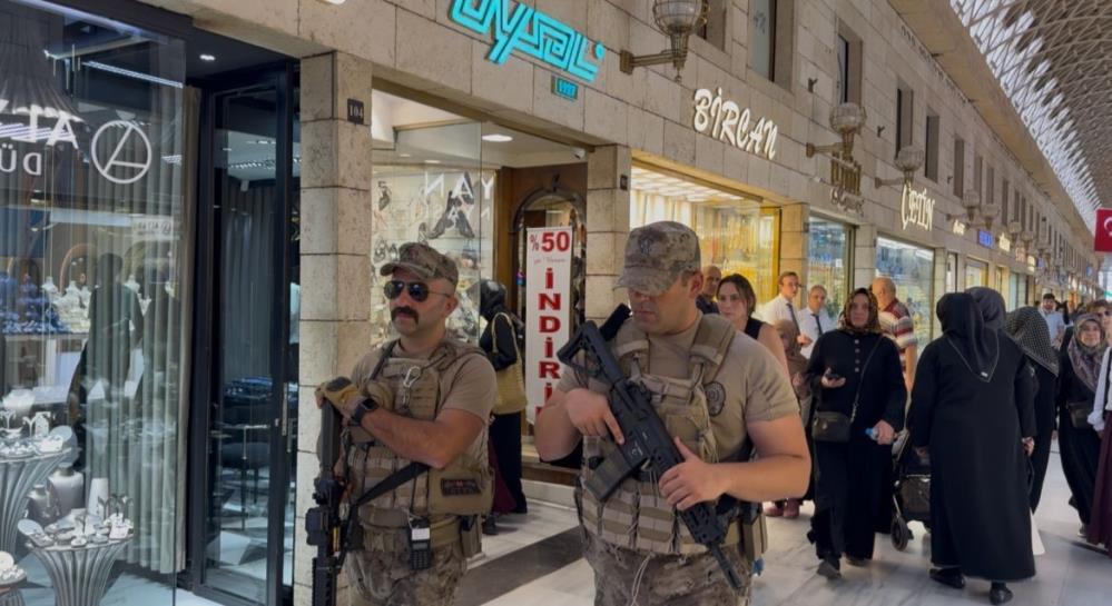 Tarihi dokusu ve yoğun ziyaretçi sayısıyla dikkat çeken Bursa Kapalıçarşı'da
