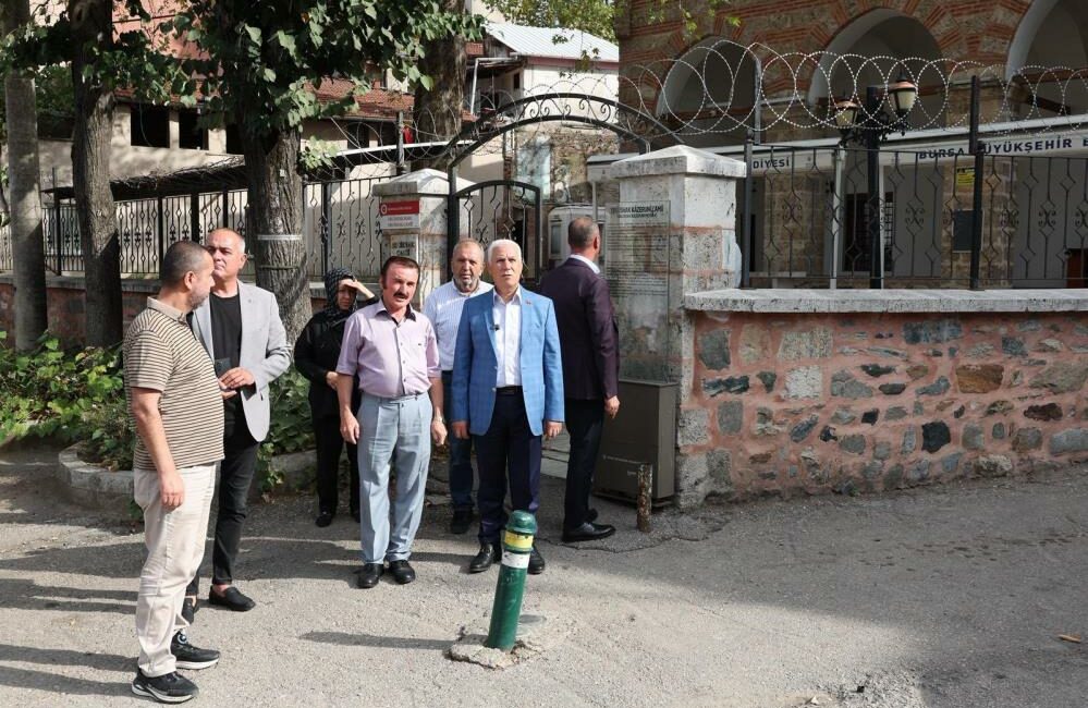 Bursa Büyükşehir Belediye Başkanı Mustafa Bozbey, eski yerleşim yerlerinde tarihi