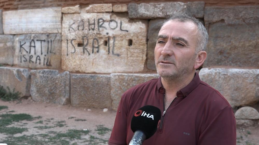 Bursa'nın İznik ilçesindeki 2400 yıllık tarihi surlara yazılan "Katil İsrail"
