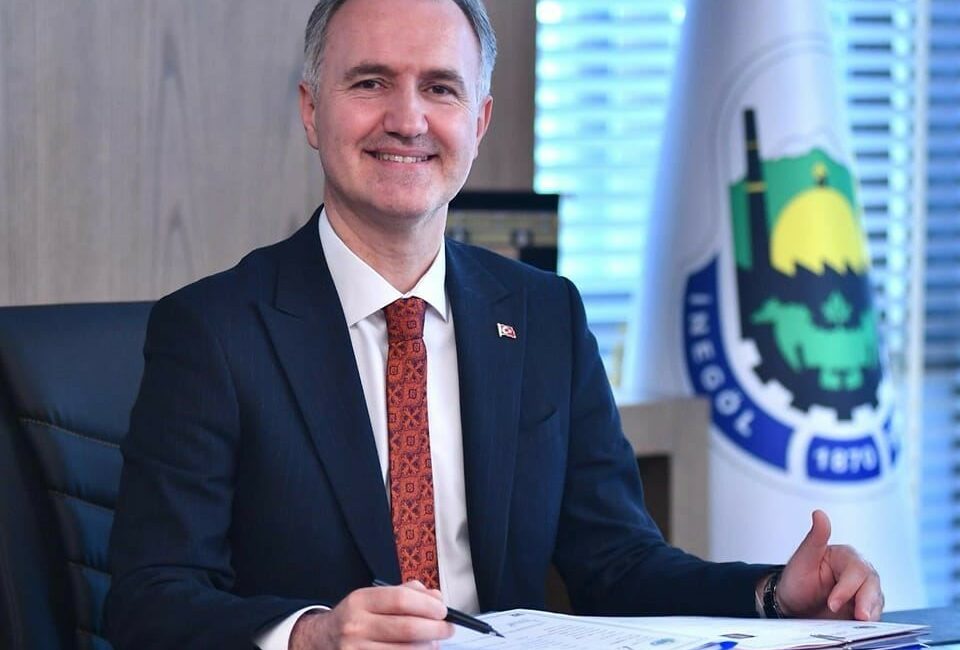 İnegöl’de üniversitelilere destek başvuruları başladı Bursa İnegöl Belediyesi’nin üniversite öğrencileri için gerçekleştirdiği eğitim yardımlarında başvurular