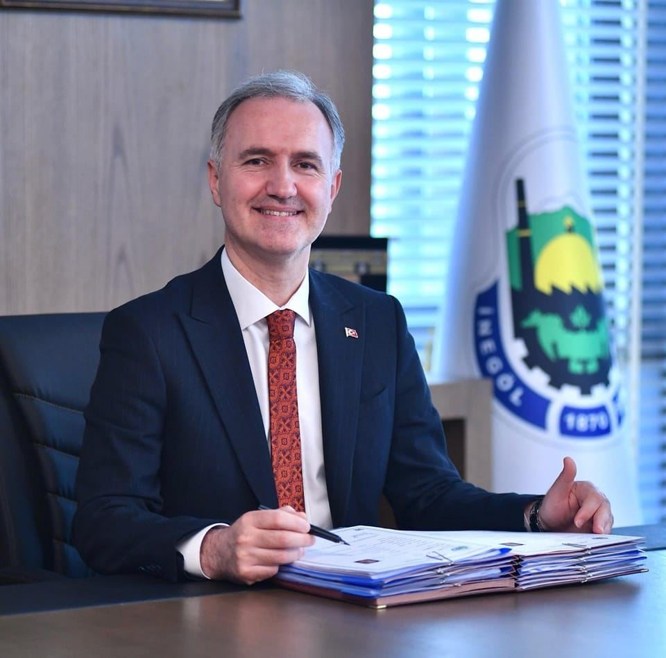 Bursa İnegöl Belediyesi’nin üniversite öğrencileri için gerçekleştirdiği eğitim yardımlarında başvurular