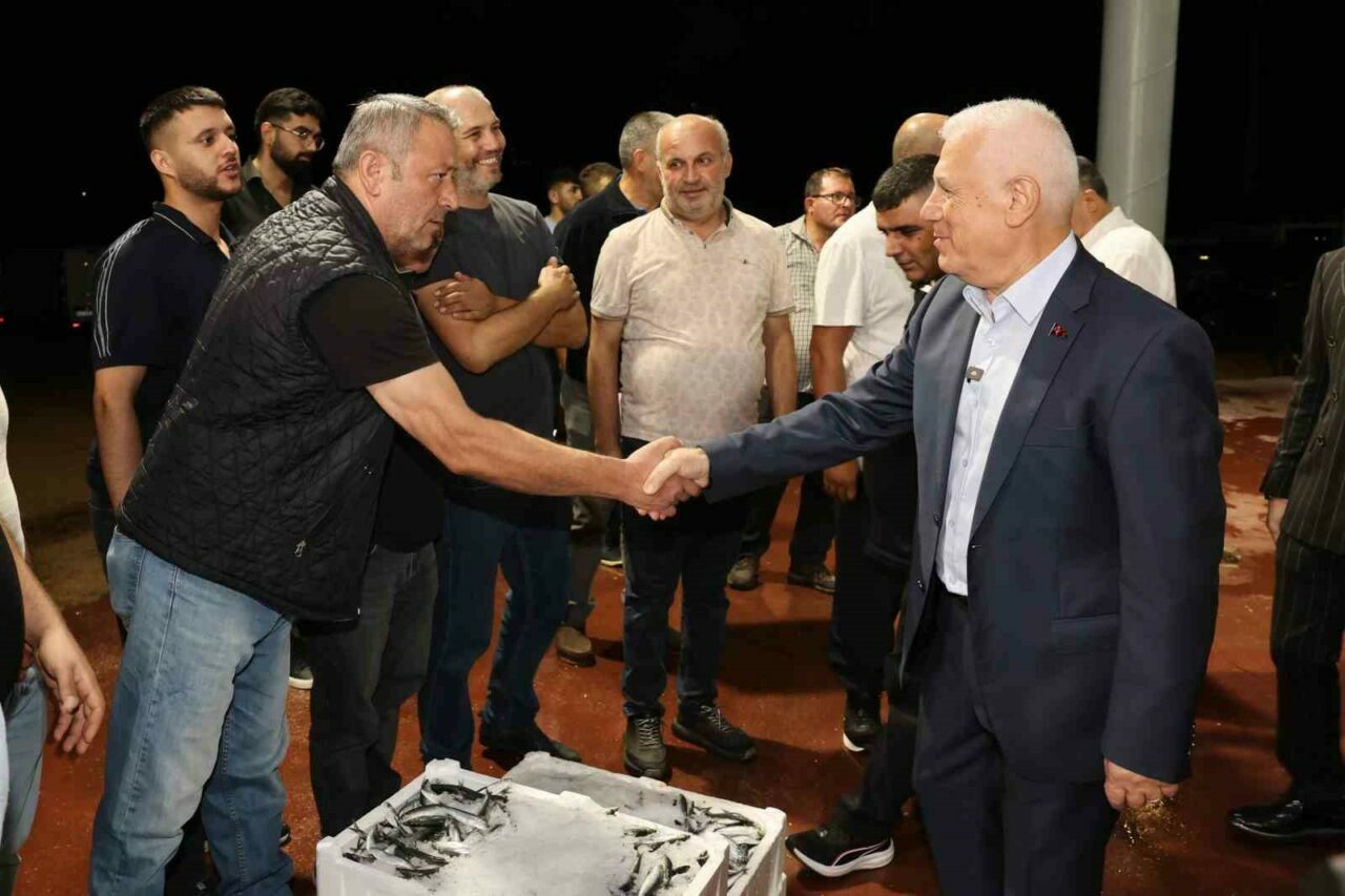 Av yasağının sona ermesiyle denize açılan balıkçılar, yeni sezona başladı.
