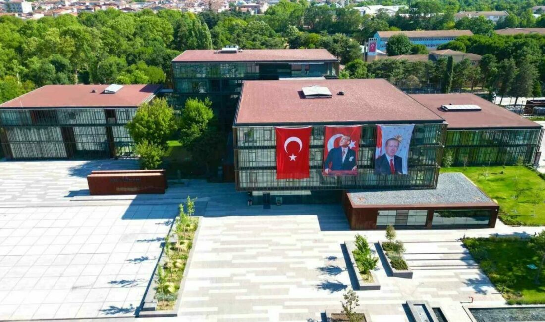 İnegöl Belediyesi, yeni eğitim öğretim yılı öncesi bin 500 öğrenciye