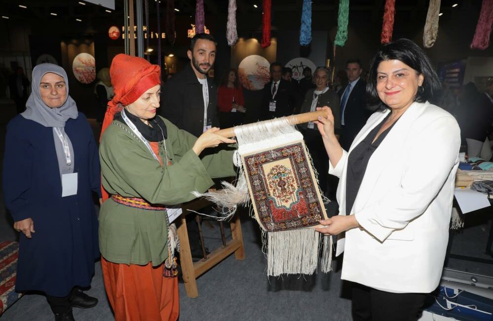 Bursa Kent Akademisi'nin el sanatları standı, Craftİstanbul Fuarı'nda katılımcılardan yoğun
