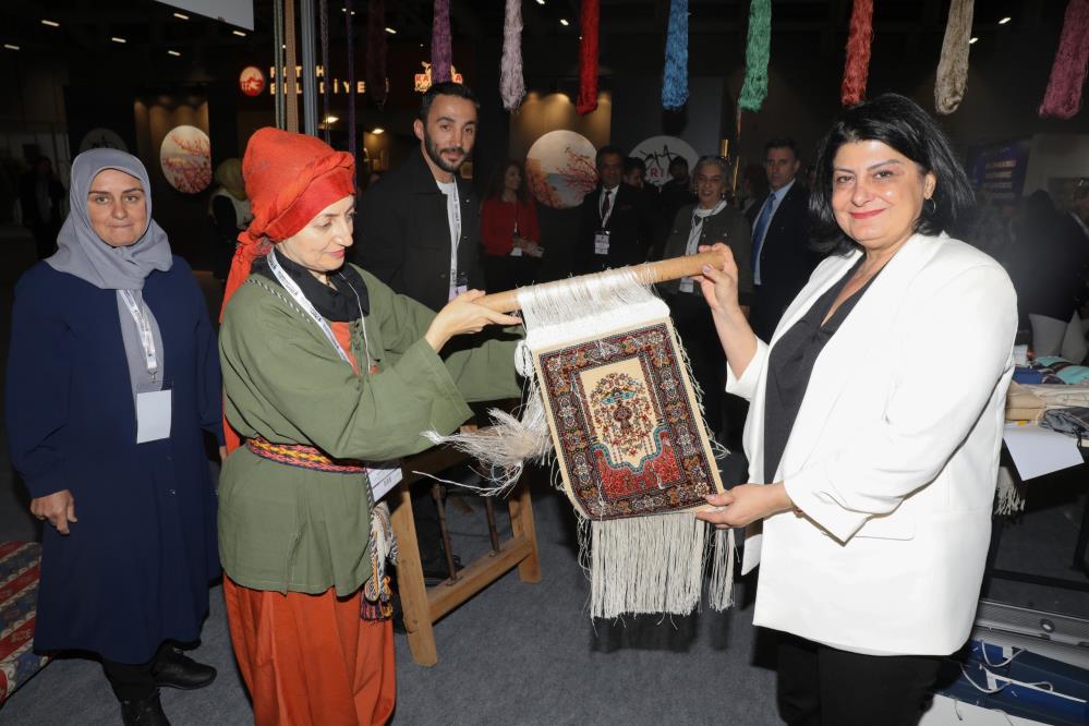 Bursa Kent Akademisi'nin el sanatları standı, Craftİstanbul Fuarı'nda katılımcılardan yoğun