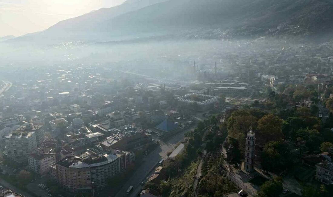 Bursa’nın bulutlar arasındaki manzarası nefes kesti. Bursa semaları havadan görüntülendi.