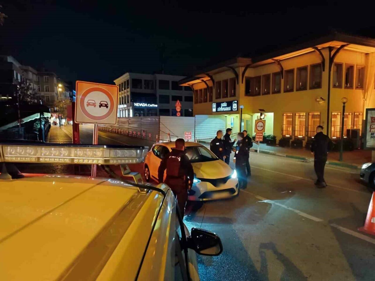 Bursa’da polis ekipleri, kentin farklı noktalarında huzur ve güven uygulaması