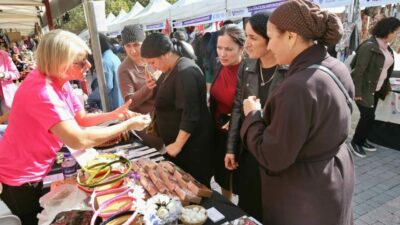 Büyükşehir Belediyesi’nin ‘Meydan Kadınların’ sloganıyla hayata geçirdiği dayanışma pazarı, bu