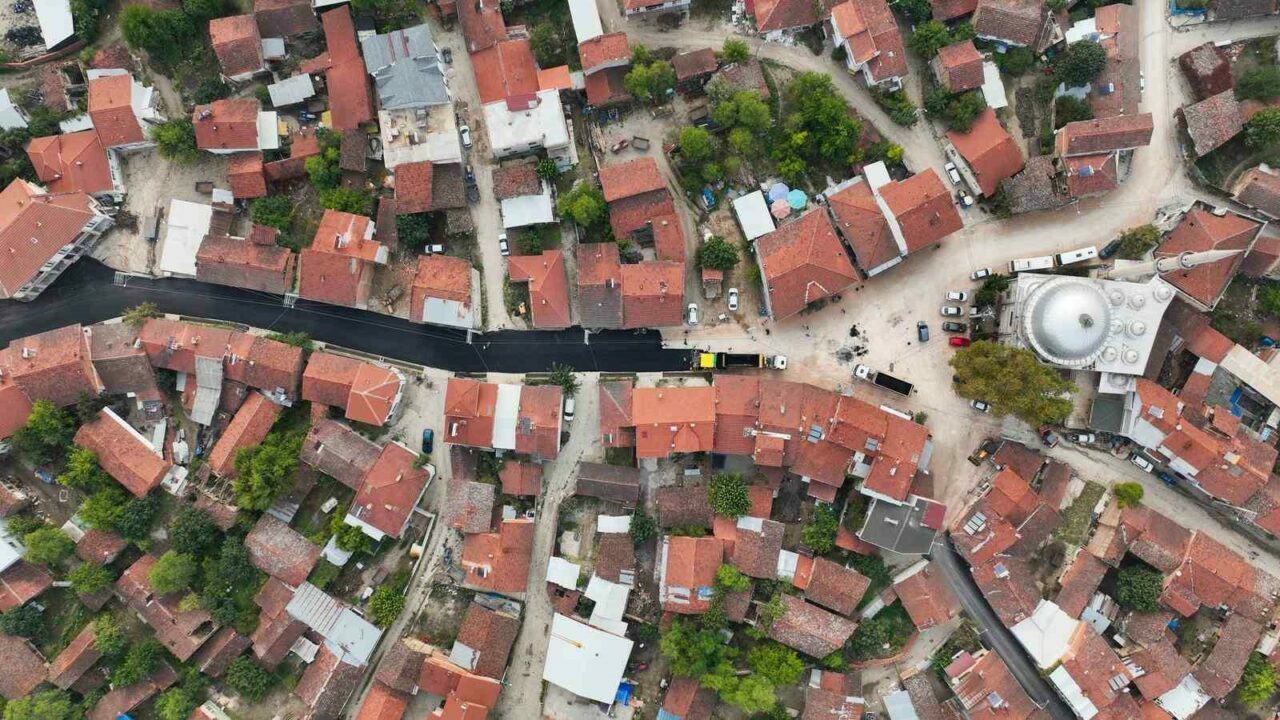 Bursa’da yıllardır çamurla, tozla mücadele eden İnegöl ilçesi Çitli Mahallesi