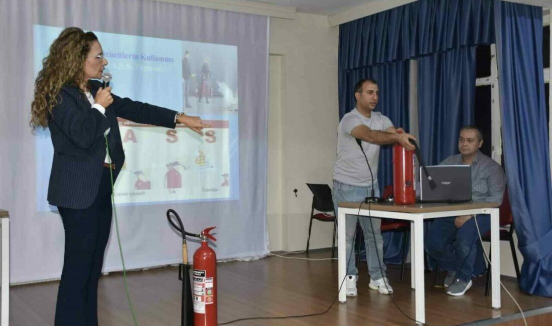 Karacabey Belediyesi, gençlerin afetlere karşı bilinçlenmesi amacıyla eğitim çalışmalarını sürdürüyor.