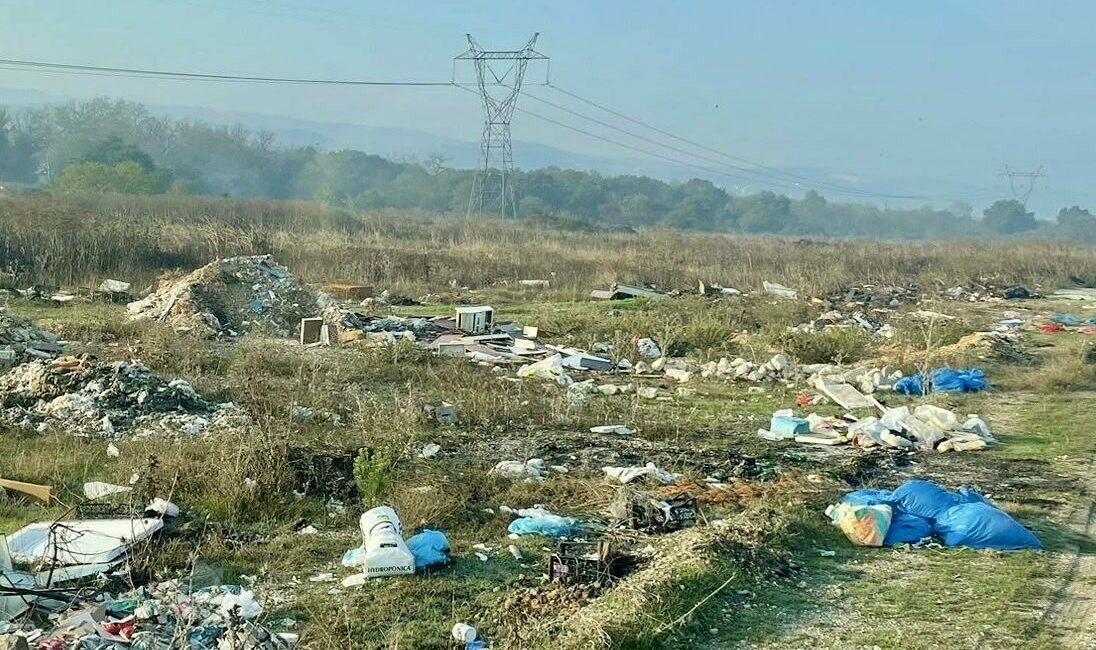 Nilüfer Belediyesi, Ürünlü Mahallesinde vatandaşları ihbarı ile gittiği bölgede, insanların