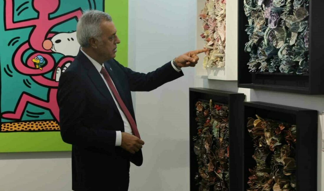 Bursa Büyükşehir Belediyesi’nin genç sanatçıları desteklemek amacıyla düzenlediği ‘Bursa Sanat