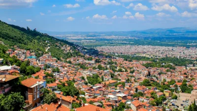 Cumhuriyet tarihinin en kapsamlı konut hamlelerinden biri olan 500 bin