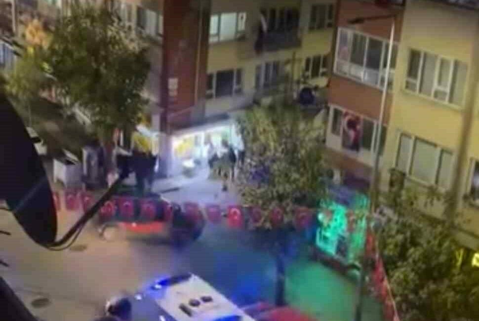 Bursa’nın Yıldırım ilçesinde çıkan bıçaklı kavgada bir kişi yaralandı. Yaralıya