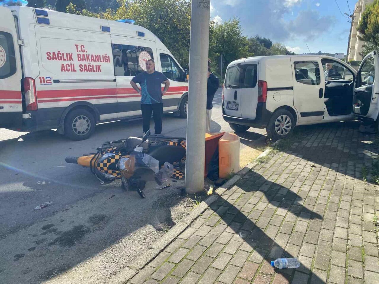 Bursa’nın Mudanya ilçesinde sürücü eğitim pistinde zincir bir markette kurye