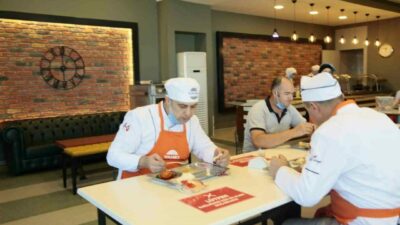 Son günlerde art arda yaşanan zehirlenme vakaları, toplu yemek hizmetinin