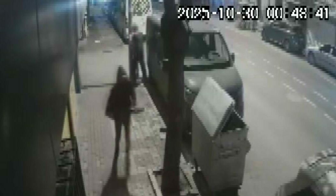 Bursa’da bir şüpheli sohbet eden iki kişiden “müsaade isteyip” kenara