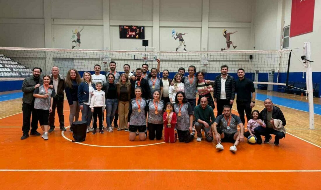 Nilüfer Belediyesi çalışanları arasında düzenlenen voleybol turnuvası sona erdi. Beş