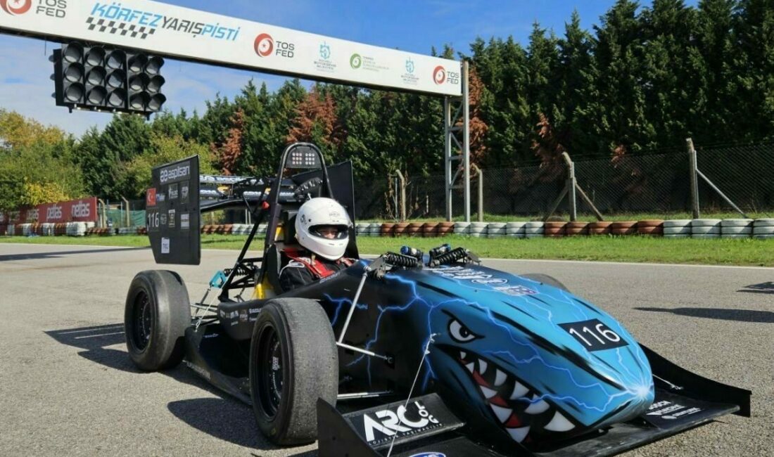 Bursa Uludağ Üniversitesi öğrencileri, ilk elektrikli formula aracını tanıtacağı OTTOSEM