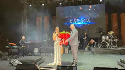 Bursa Büyükşehir Belediyesi’nin düzenlediği ‘Yeni Yıla Merhaba’ konserinde sahne alan