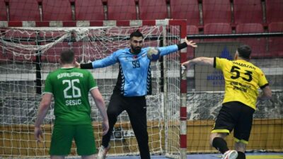 Hentbol Erkekler Süper Ligi’nde mücadele eden Nilüfer Belediyespor, Beykoz Belediyespor